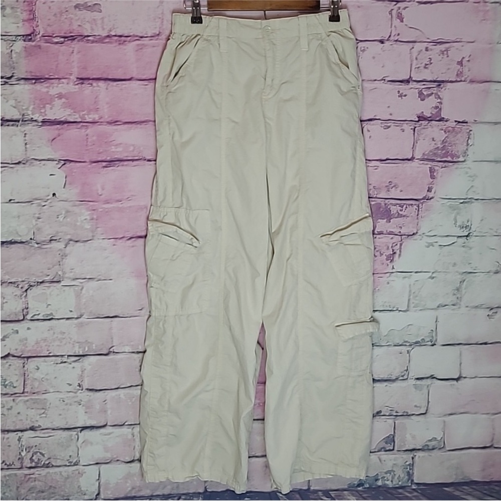 BDG URBAN OUTFITTERS Y2K CARGO PARACHUTE PANTS CREAM MEDIUM
